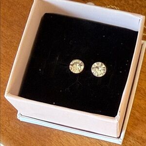 Elegant gold Stud Earrings